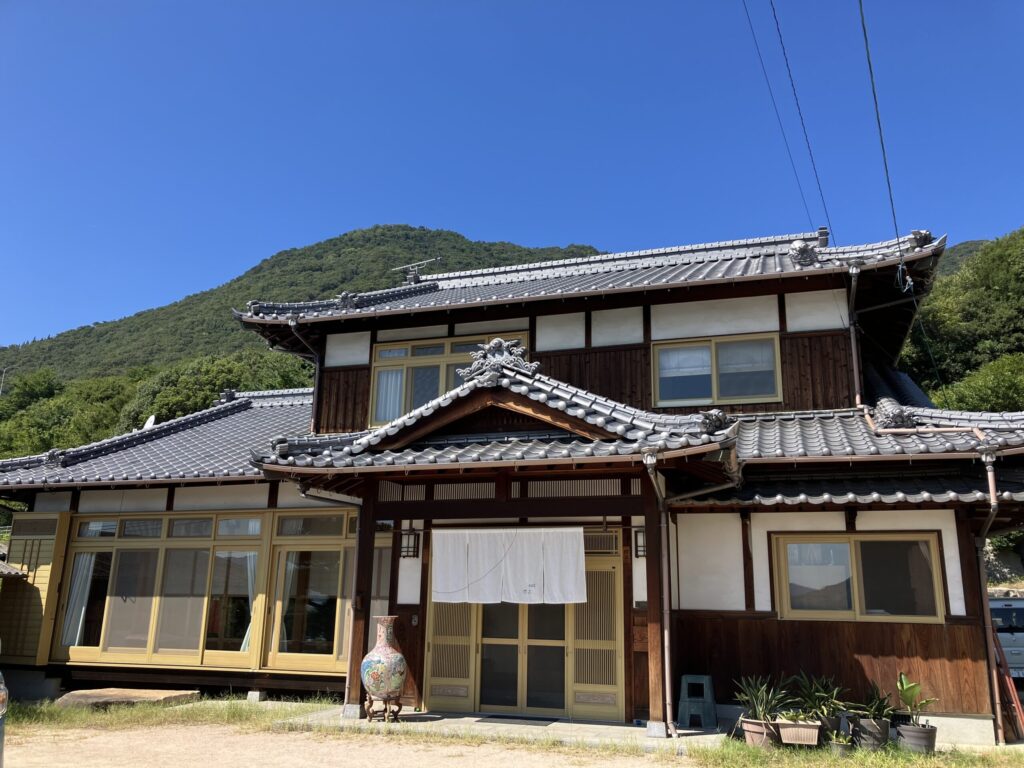 談話室村上の正面1