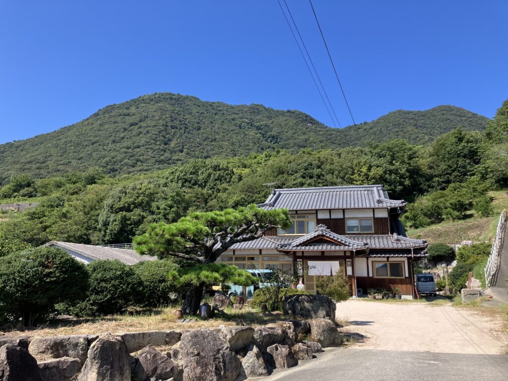 談話室村上の正面2