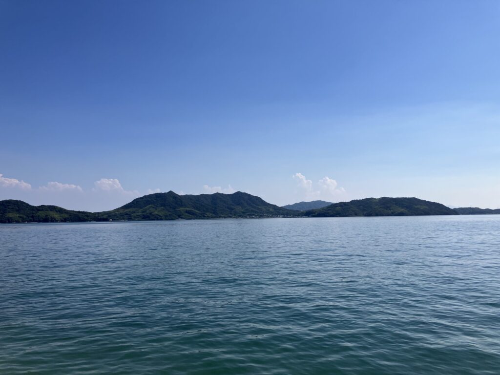 談話室村上目の前の海6