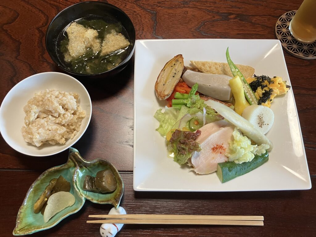 朝食